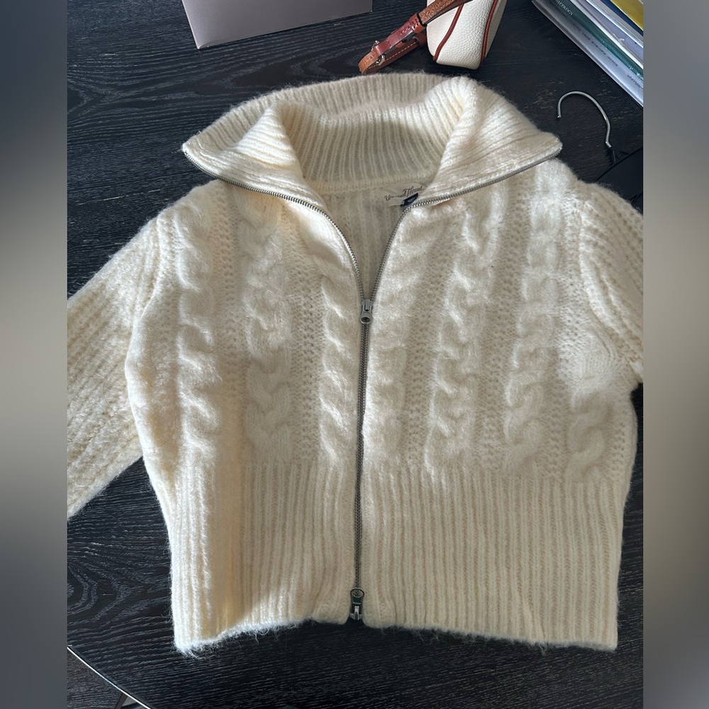 Universal threads sweater